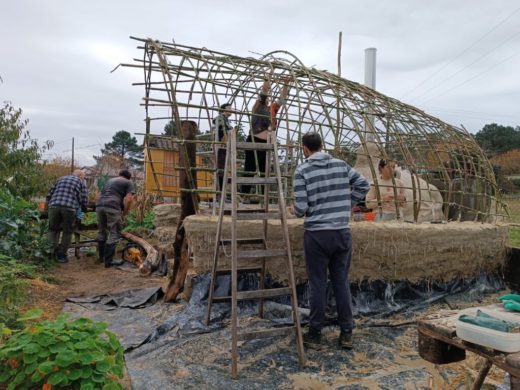 Inicios de la construcción de la casa caracola