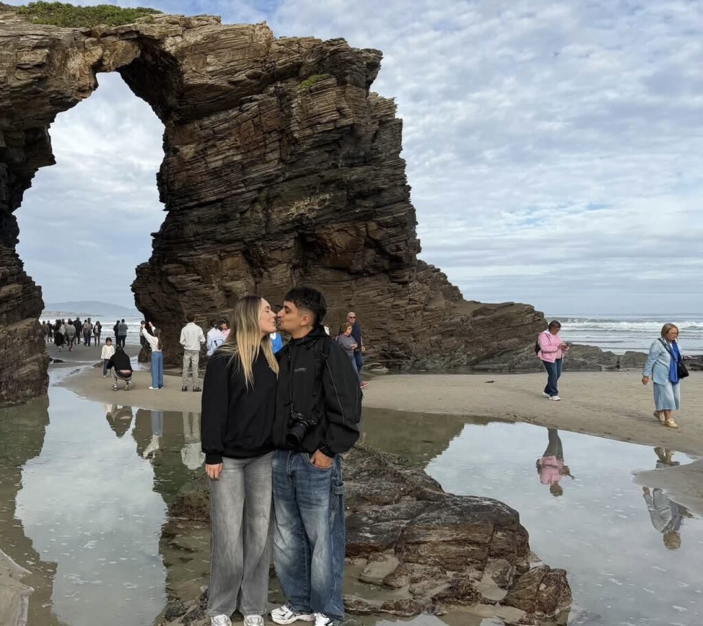 viaje en camper Van Van Go a playa de las catedrales