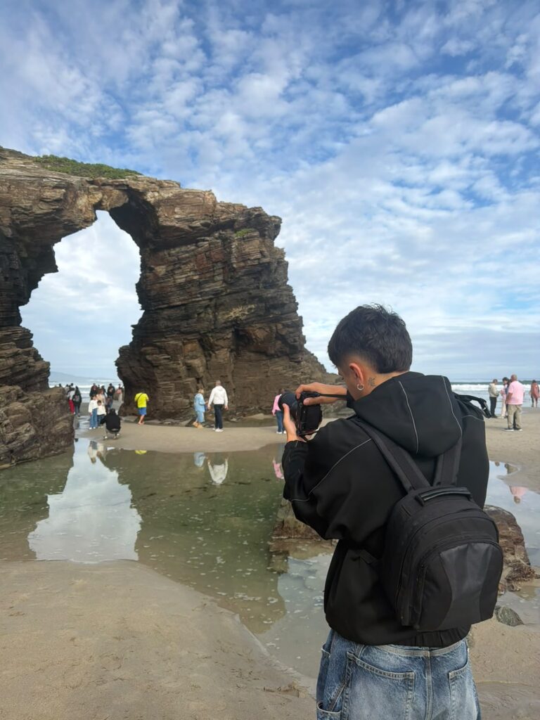 viaje en camper Van Van Go a playa de las catedrales